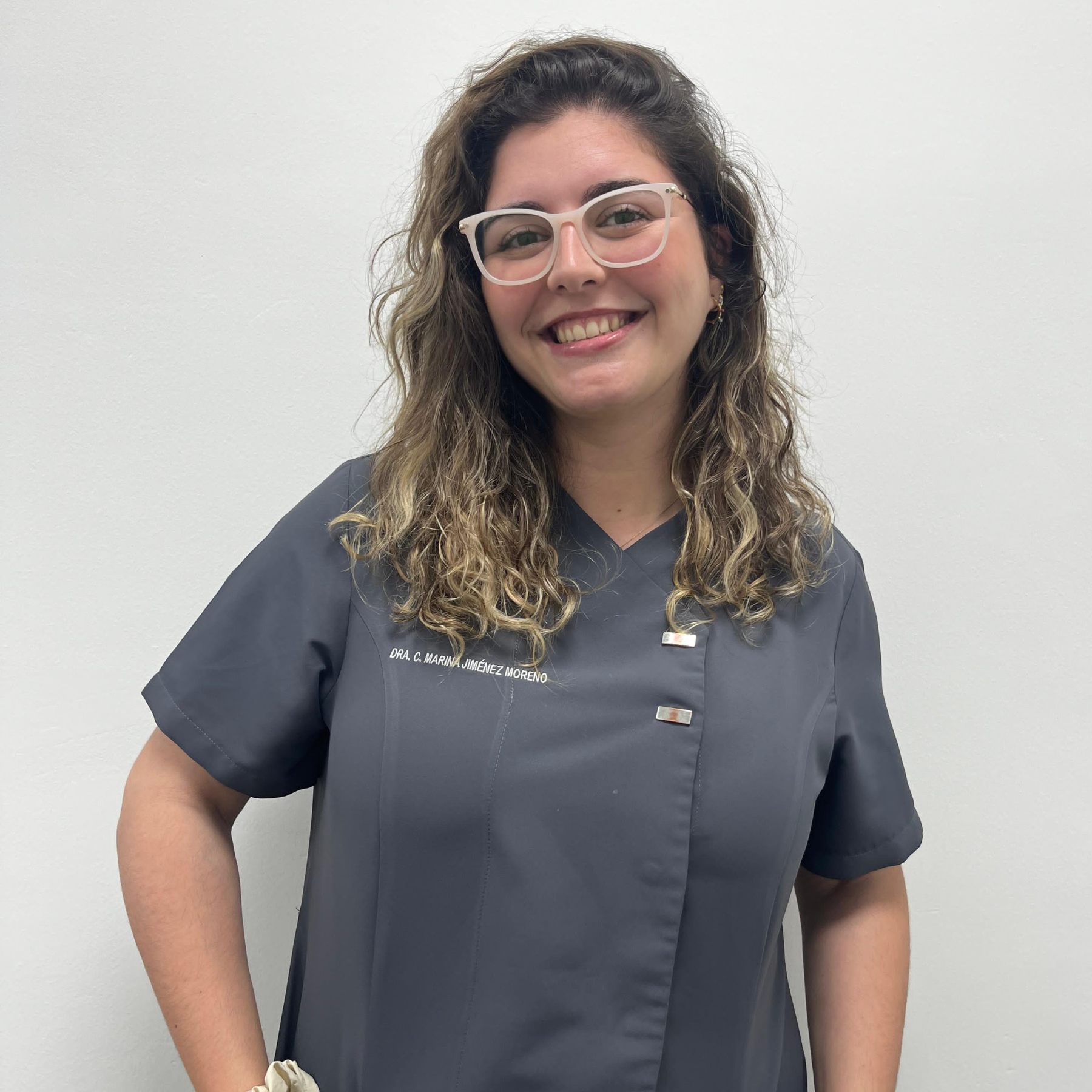 Dra. Marina Jiménez Moreno, dentista especialista en odontopediatría y estética en la Clínica Dental Dr. Marco Cabrera.